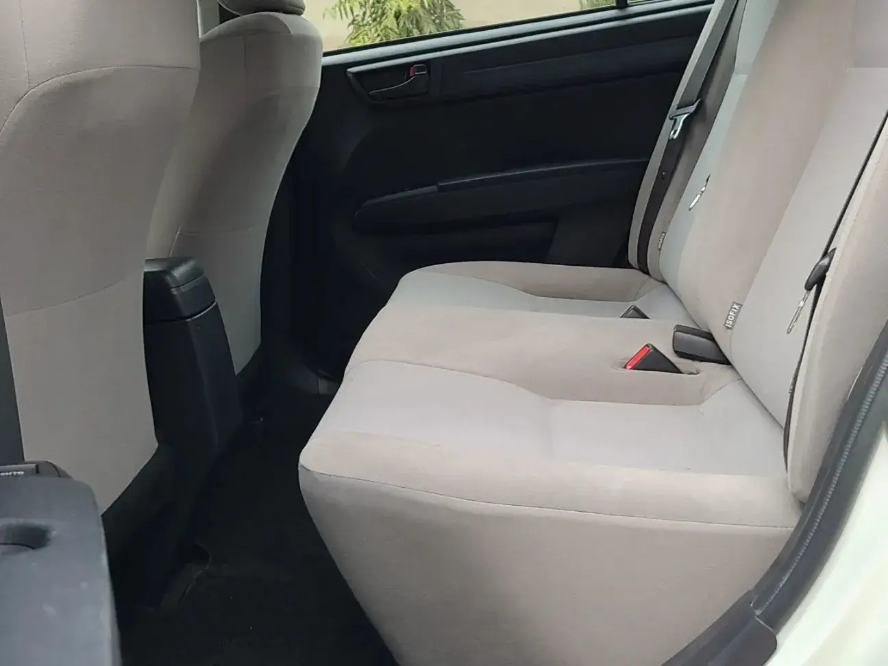 ToyotaAxio_RearSeats