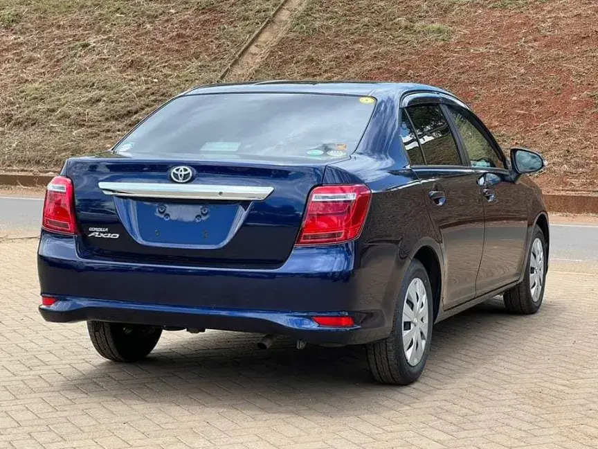 toyotaAxio_B_1